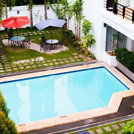 Be-Ing Suites Davao Экстерьер фото